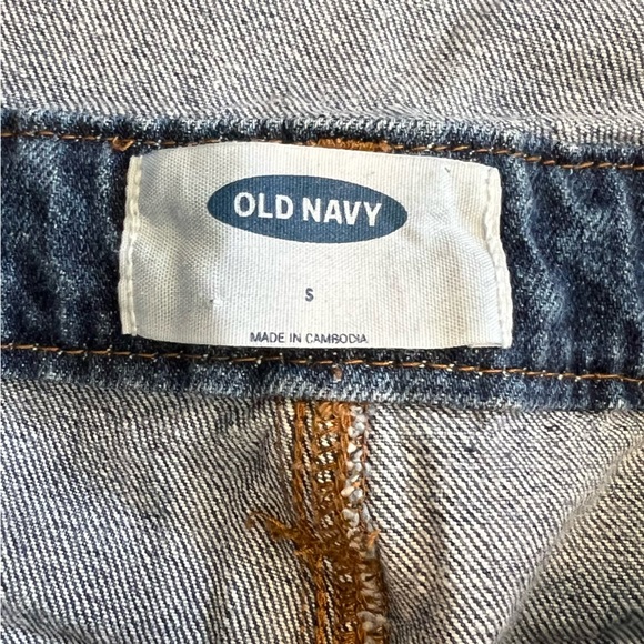 Old Navy Distressed Denim Overall Shorts - Picture 7 of 11